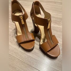 Micheal Kors heels zip up sz 7.5 m